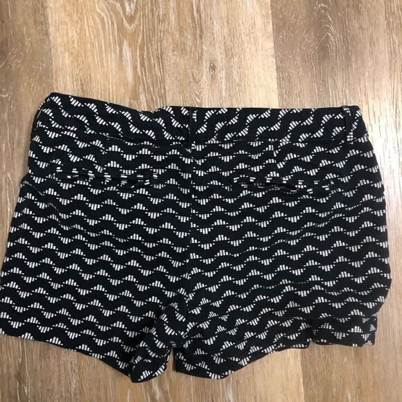 Old Navy Pixie Shorts black and white print mid hi rise 4” 10 Reg - Picture 10 of 14